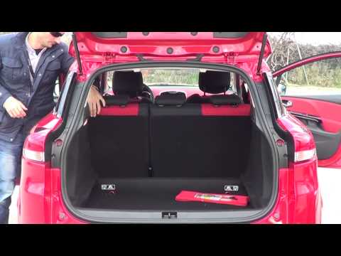 Renault Clio Sport Tourer. Modelo 2013. Maletero y configuración del interior