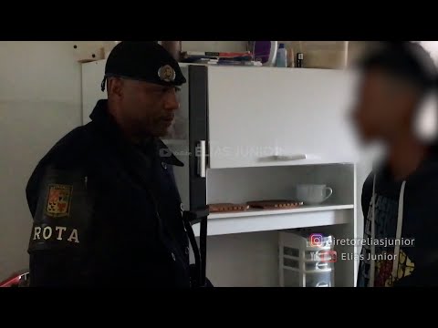 ROTA (Special Police Operations Unit) officers overhear criminals plotting a robbery and interven...