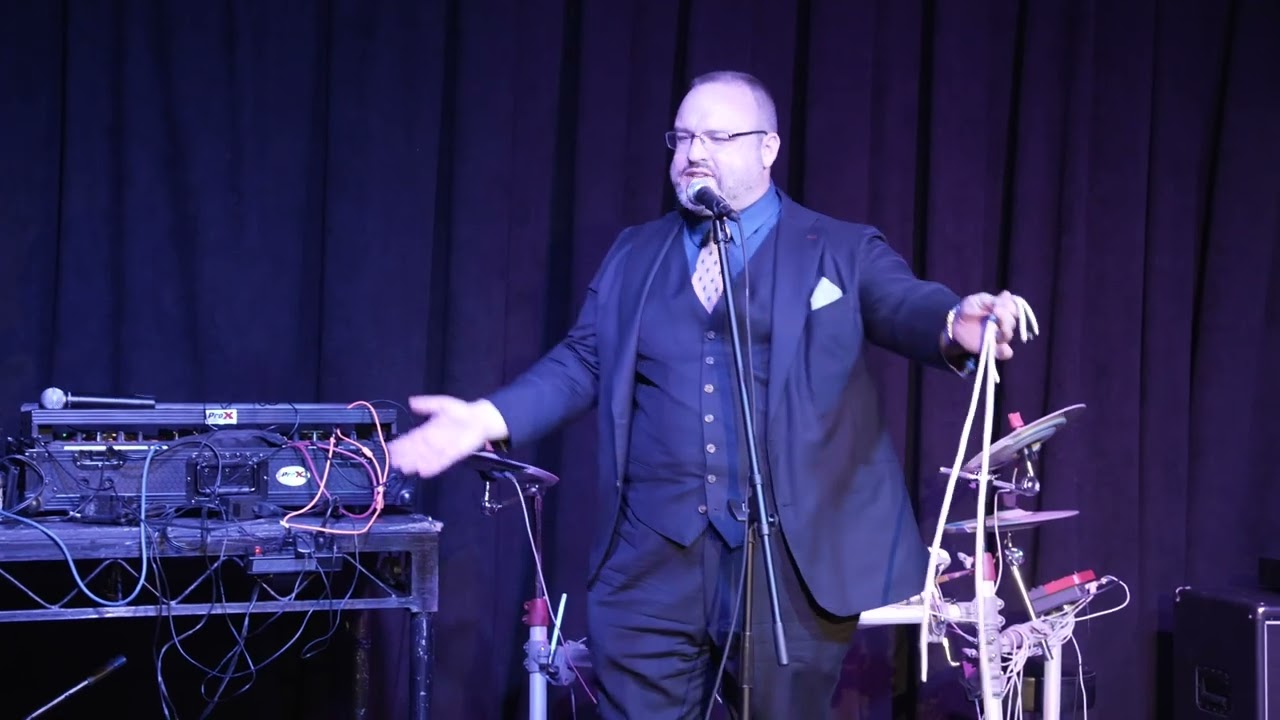 Promotional video thumbnail 3 for Nicholas Gentry — The Intellectual's Illusionist