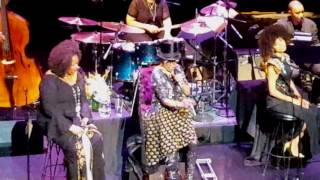 Dianne Reeves, Dee Dee Bridgewater &amp; Esperanza Spalding - Live at Apollo Theater.
