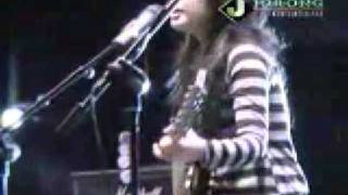 Download lagu J ROCKS feat PRISA KAU CURI LAGI Live mp3 Download lagu J ROCKS feat PRISA KAU CURI LAGI Live mp3