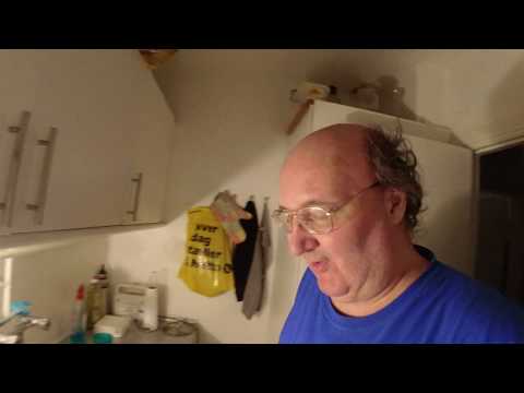 MongoTV_4611 - DRIKKER GLAS COLA KLOKKEN 2.30 LØRDAG NAT