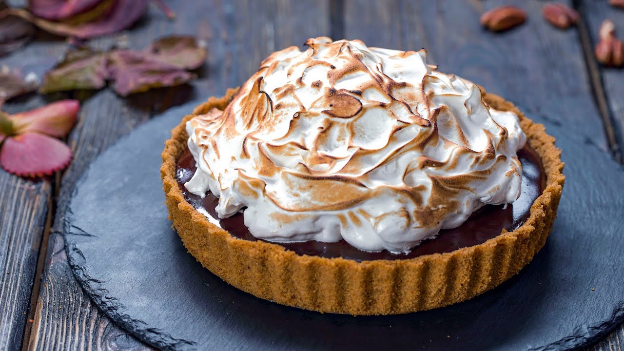 No-bake Chocolate Pecan Pie with Meringue Topping