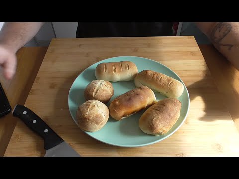 Landjäger im Brötchenmantel