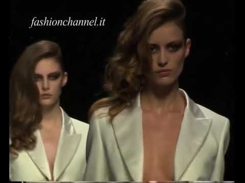 "John Richmond" Autumn Winter 10-11 Milan 4 of 4 pret a porter women by FashionChannel