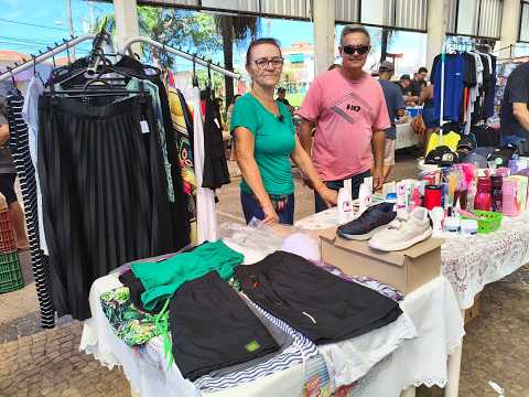 FEIRA DE MONTE ALTO/SP COM OS FEIRANTES: IZILDA E ALMIRO