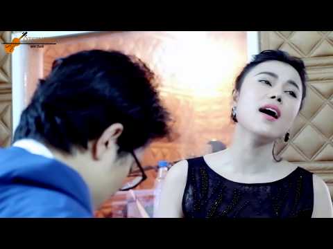 Con phố bỏ quên - Hồng Gấm