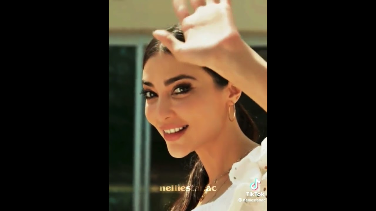 Mujgan Parte e fa incidente con l'aereo #çukurovahazırgiyimtekstilfuari #alirahmetfekeli #adele