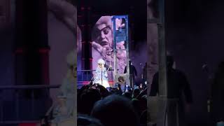 I Gotta Get Outta HereSong by Alice Cooper live