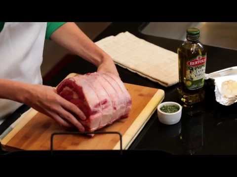 Peppered Ribeye Roast with Roasted Garlic Sauce