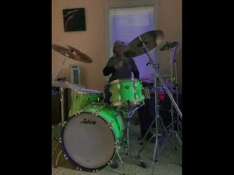 Drum cover of The Big Beat by Billy Squier. I'm still working on it. Original drum track removed.