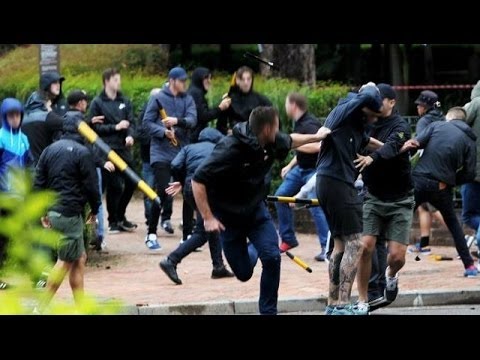 Sydney vs Melbourne hooligans fight 2017