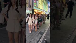 歌舞伎町の美人キャバ嬢たちが整列！