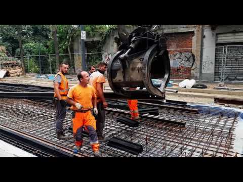 MILAN AT WORK - lavori stradali in v.le Montello e p.le Baiamonti