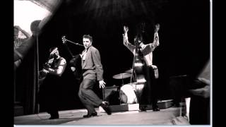 Elvis Presley.... Good Rockin&#39; Tonight - 1954 (Rockabilly)