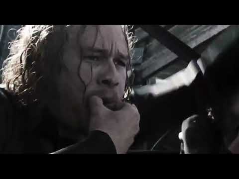 Lords of Dogtown trailer shot of Heath Ledger as Skip Engblom with skaters around him