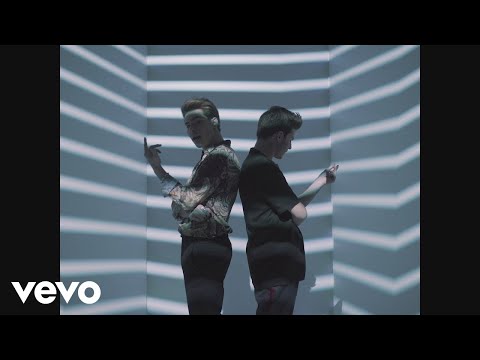 download lagu mp3 mp4 Amor En Stereo, download lagu Amor En Stereo gratis, unduh video klip Amor En Stereo