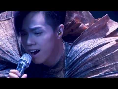 Video thumbnail for 囍帖街 (Wedding Invitation Street) (Live at Hong Kong Coliseum 2018)