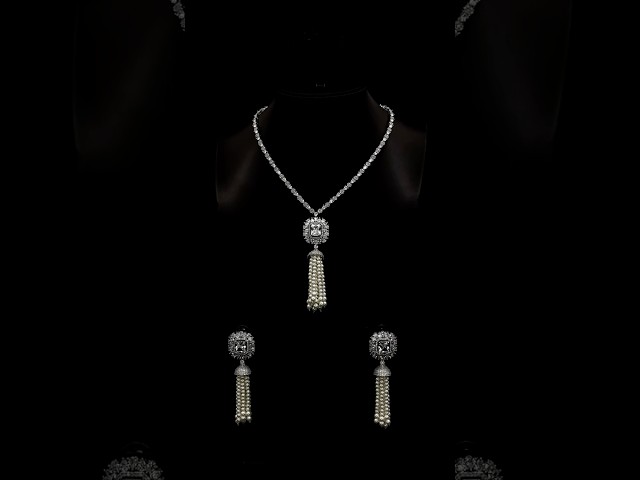 طقم عقد مع حلق اكسسوارات نسائي زركون أنيق إصدار خاص بضمان على اللون – تصميم راقٍ لإطلالة مميزة - DZ004922S000