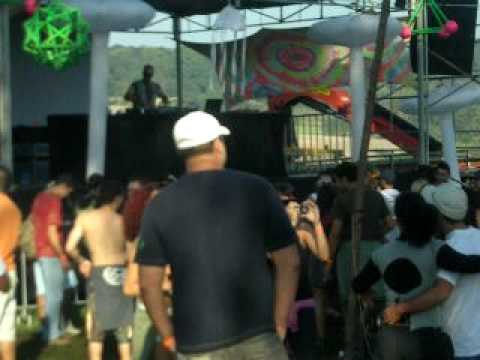 Digital Mushroom 25/04/09 - Azax Syndrom