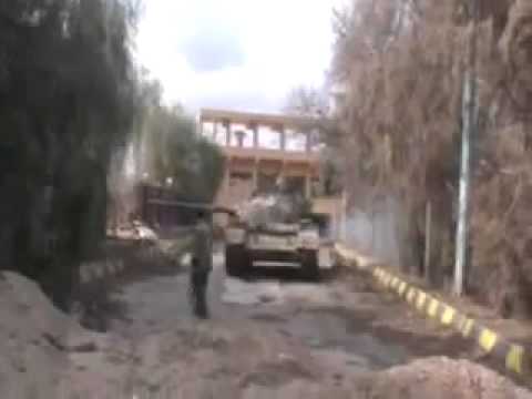 استهداف حاجز الجسر المعلق في دير الزور بواسطة قذيفة دبابة من قبل لواء القادسية