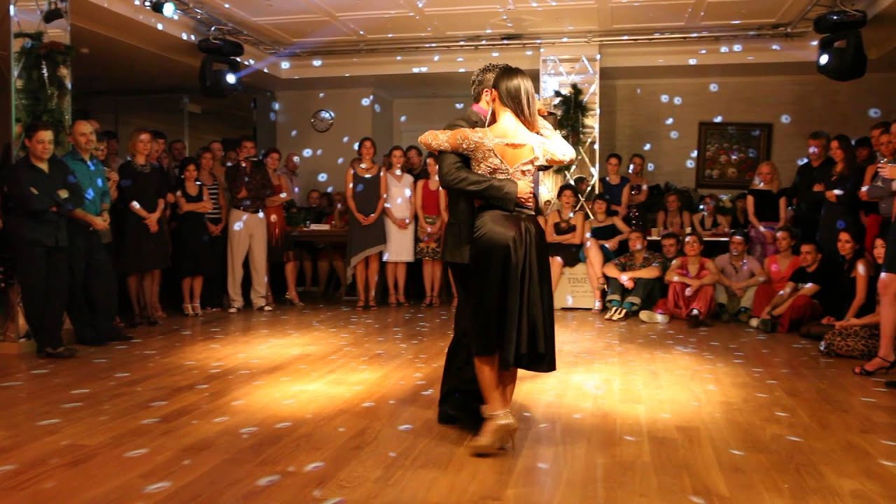 RODRIGO FONTI y CELESTE MEDINA 3/4 2013-12-14 milonga LA PRIMAVERA Moscow