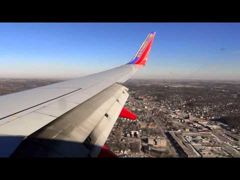 image-What airlines fly into Omaha Eppley airport? 