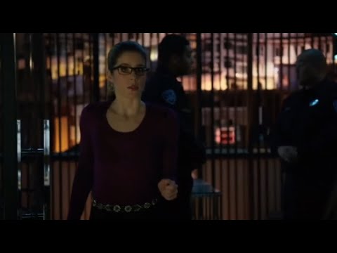 Olicity - Arrow - 2x18 Pt.3 - "Mr Queen, I need to talk to you. It's about Mr Wilson"
