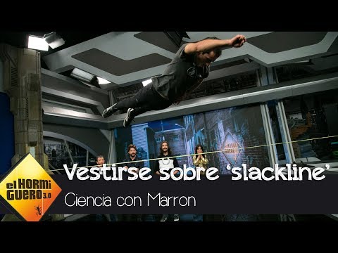 Adriana Ugarte y Álvaro Morte alucinan con el reto de vestirse en un 'slackline' - El Hormiguero 3.0