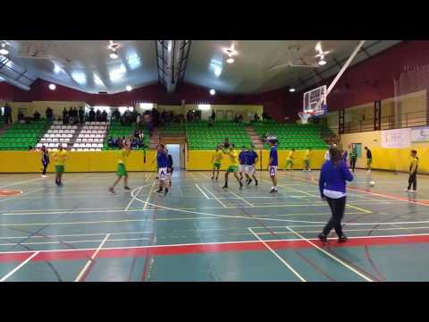 Partido entre CB Montilla - Montilla CF en la XXIII Campaña Recogida de Juguetes