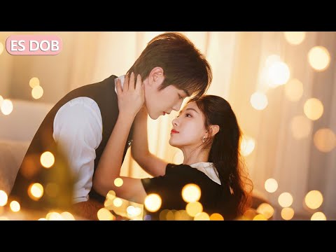 Se casa con un hombre frío y poderoso, pero pronto él empieza a desear su corazón y amor.