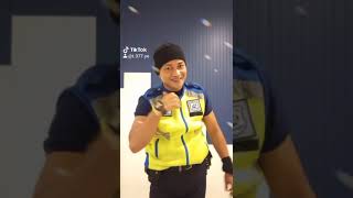Download lagu Kumpulan TikTok Teddy Security Guard👨‍✈️ mp3
