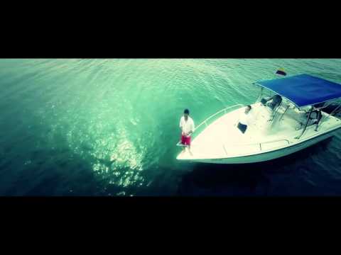 EsteMike - Amor en la playa (Official Video) ft.  Buxxi