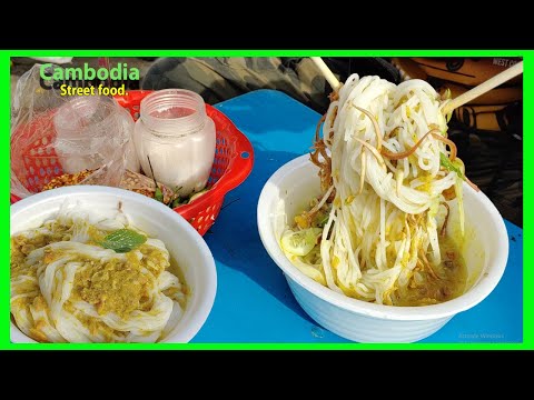 Asia street food / Eating Khmer rice noodle / Green soup.