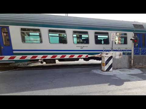 Spoorwegovergang Pietra Ligure (I)//Railroad crossing//Passaggio a livello
