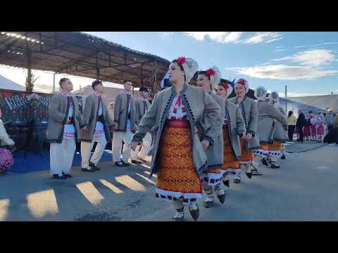 Ansamblul Doina Argeșului a încântat publicul la Focul lui Sumedru de la Stâlpeni