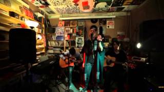 好花紅 (Hao Hua Hong) Beautiful Red Flowers