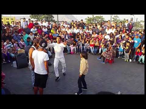 Comicos Ambulantes Puchito y sus hijos con  El Mostrito De La Risa