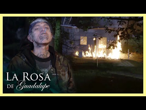 Felipe quema la casa de Misael por venganza | Es momento de amor | La Rosa de Guadalupe