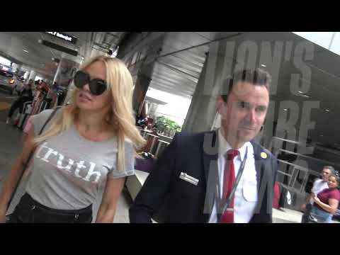 Pamela Anderson discusses physical & emotional abuse by her ex-boyfriend.