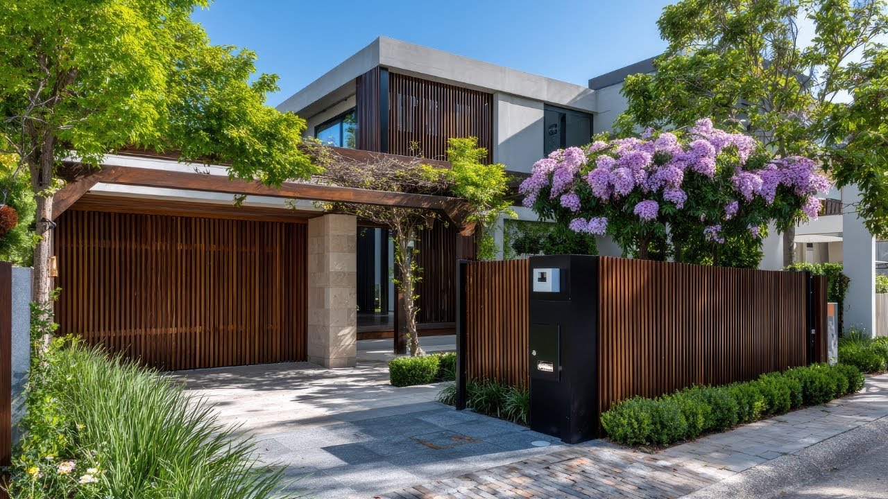 Top 30 Modern Fence Designs for a Luxurious Front Yard Entry