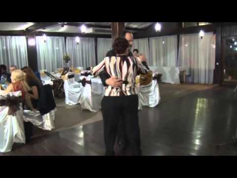 Formatia Maggic DOr Bucovina  Cumatrie la Vila Lulu   Program vocal 1