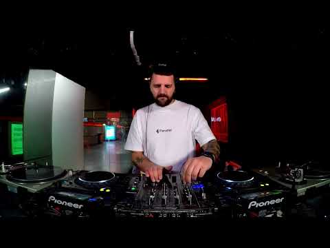 MANUEL DI MARTINO › LINEA • 13.12.2025