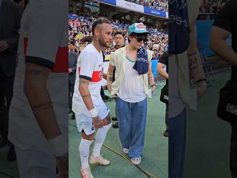 G-Dragon at Busan Stadium | PSG x Peaceminusone Collaboration 