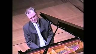 Download lagu Victor Lyadov plays Schumann/Liszt 'Fruhlingsnacht', 'Widmung' mp3