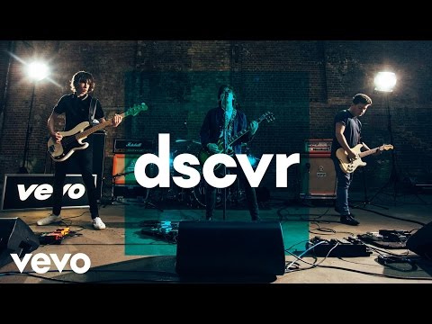 Pretty Vicious - Are You Ready For Me - Vevo dscvr (Live)