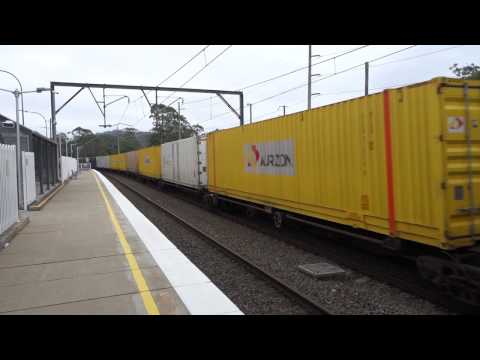 6009 / 6002 / LDP003 with Aurizon 7MB7 on New Year's Day 2017