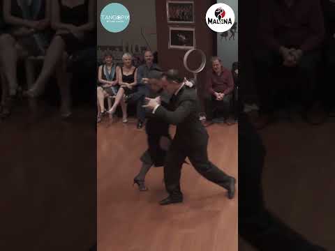  Bárbara Ferreyra  and  Agustín Agnez  are  dancing  to  the  tango  "  Te Aconsejo Que Me Olvides  "  by  Aníbal Troilo