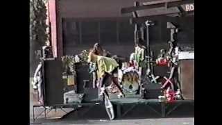 Groovie Ghoulies - Do The Bat@American College,1989