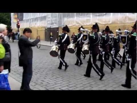 HMKG ( His Majesty The king`s Guard`s Band, Guard Parade